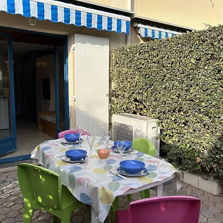 Mazet Avec Terrasse, Climatisation, Calme * Le Lavandou